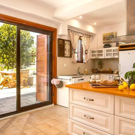 Apartment Spacious In Rhodes With Private Pool