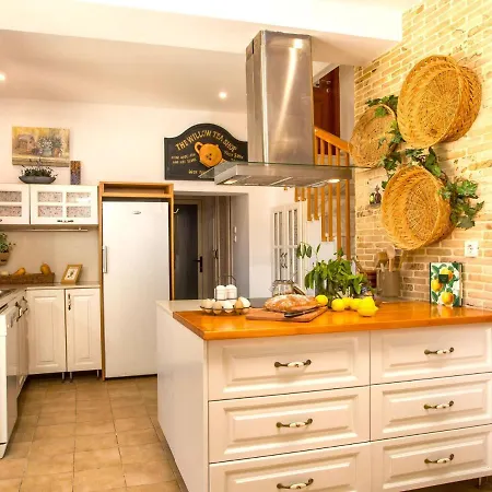 Spacious In Rhodes With Private Pool *